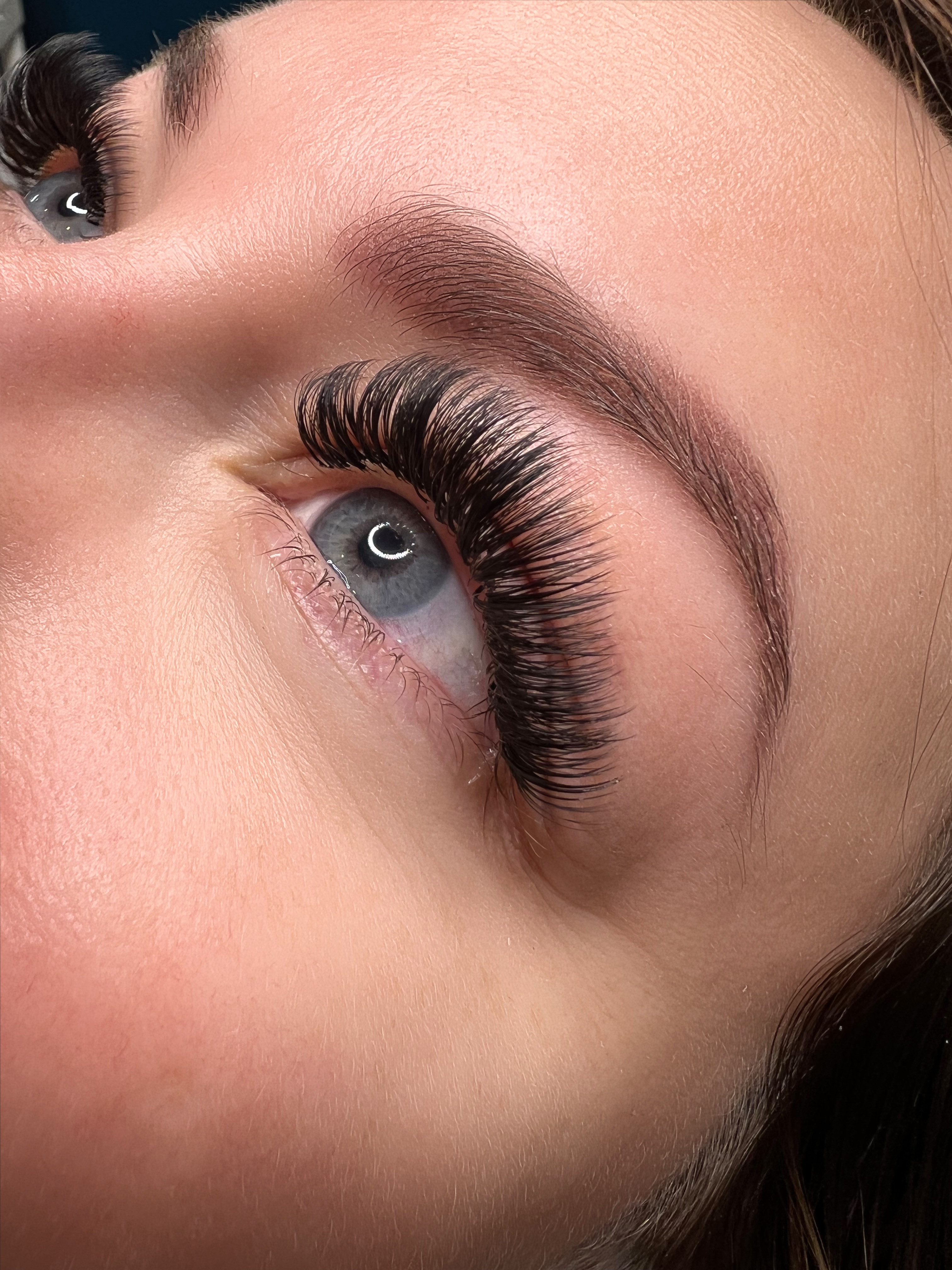 Babe Lashes result — hybrid cluster lashes